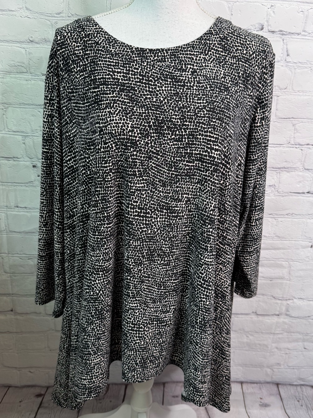 ANNE KLEIN Black Dotted Flowy Tunic Top 3X